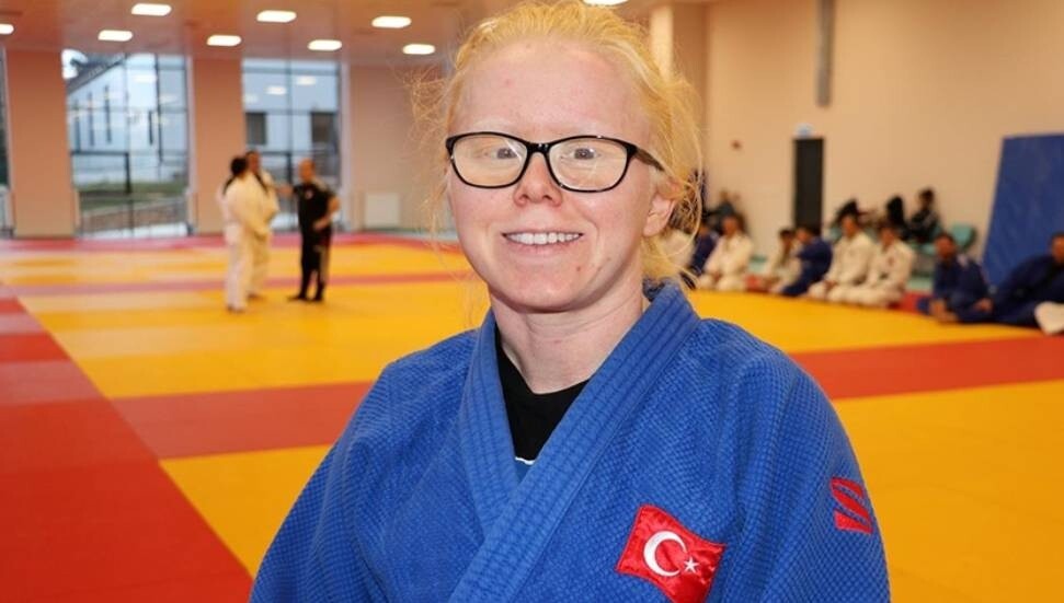 Görme engelli albino hastası milli judocu Cahide'nin hedefi olimpiyat madalyası