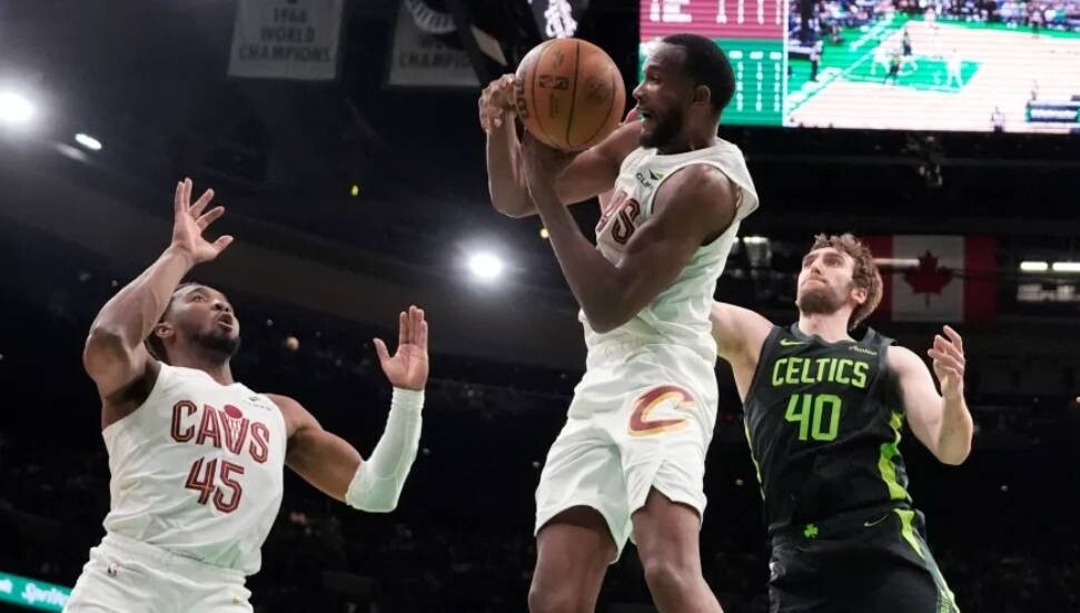 Cleveland Cavaliers, Boston Celtics'i 22 sayı geriden gelerek bozguna uğrattı