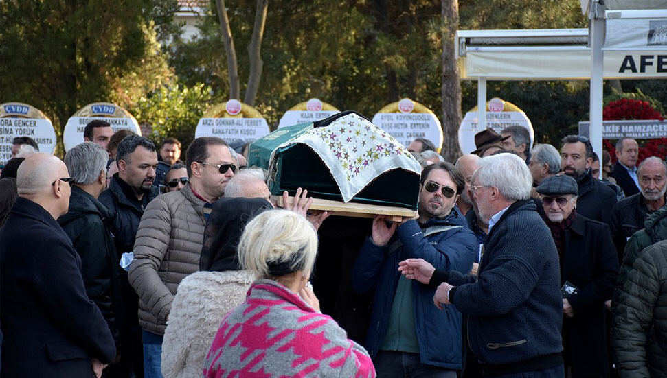 Caz vokalisti Ayşe Gencer son yolculuğuna uğurladı