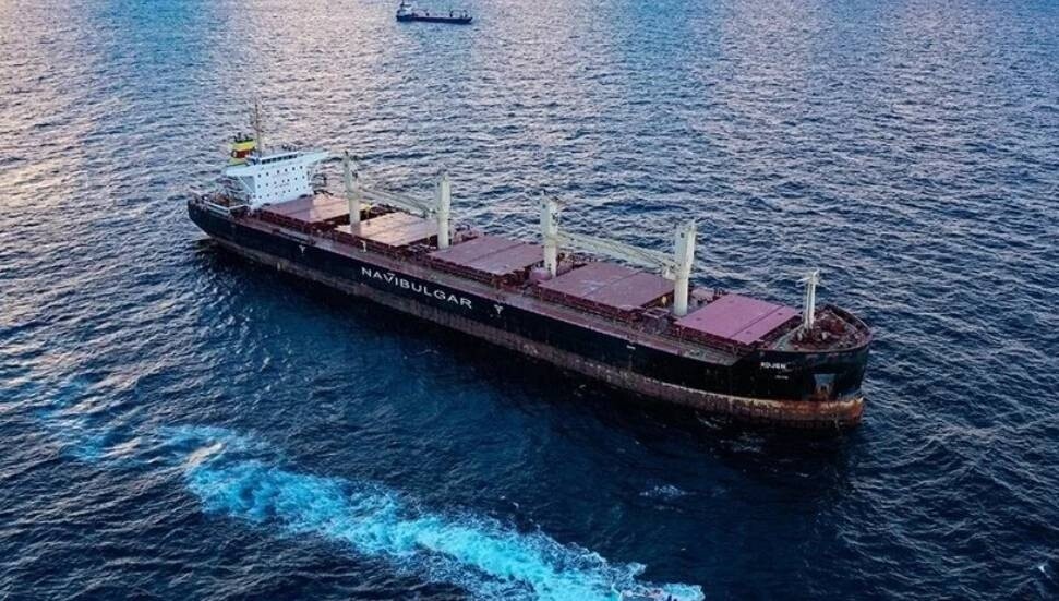 Husilerin saldırılarının ardından denizcilik şirketleri, Kızıldeniz'deki seferlerini askıya alıyor