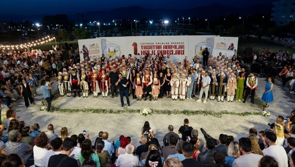 1. “Yaşatan Adımlar Halk Dansları Şöleni” Kızılbaş Parkı’nda yapıldı