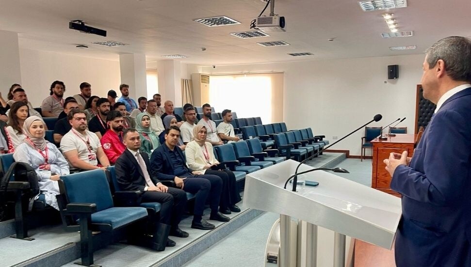 Dışişleri Bakanı Ertuğruloğlu, YTB Başkanı Eren ve Avrupa’dan gelen gençleri kabul etti