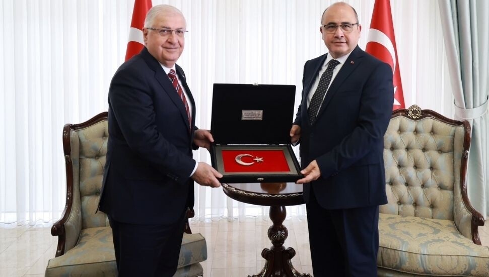 Türkiye Milli Savunma Bakanı Güler, Lefkoşa Büyükelçiliği ve Askeri Ataşeliği ziyaret etti