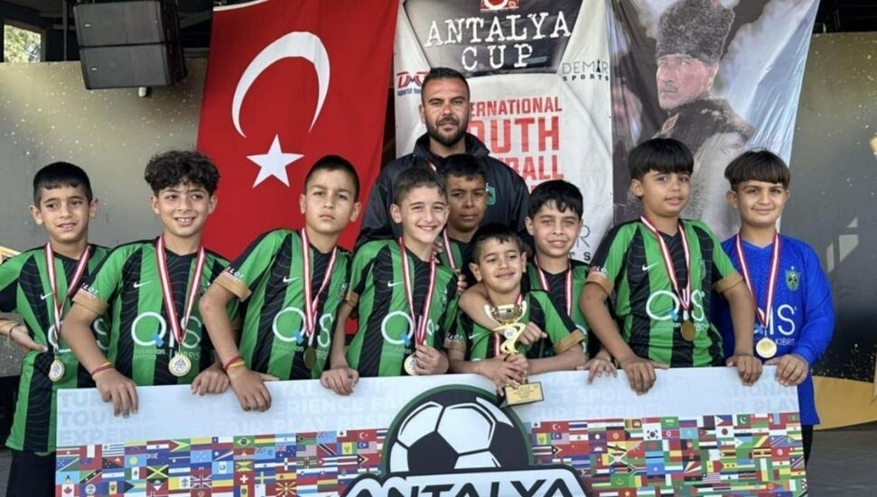Küçük Kaymaklı U10 takımından, 8. Uluslararası Antalya Turnuvasın'da ikincilik kupası!