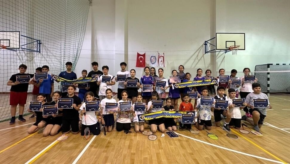 Fenerbahçeliler Derneği ile Badminton Federasyonu 19 Mayıs’ı badminton coşkusu ile kutladı