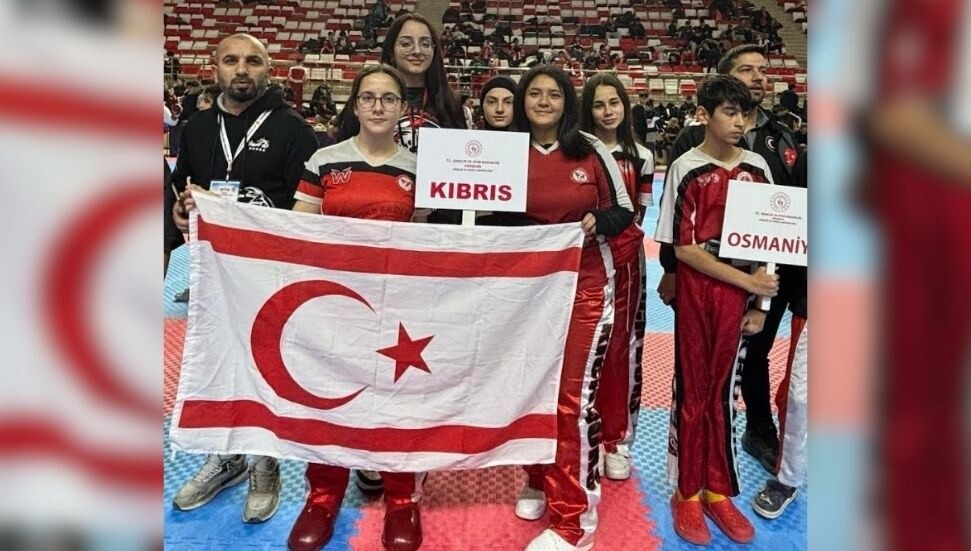 Eskişehir'de düzenlenen Kick-Boks Turnuvası’nda KKTC’yi temsil eden sporcular Türkiye üçüncüsü oldu