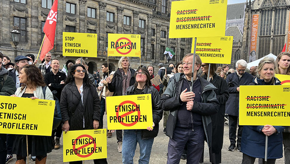 Hollanda'da ırkçılığa ve ayrımcılığa karşı gösteri ve yürüyüş düzenlendi