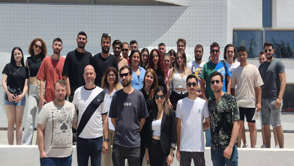 Görsel Tasarım Uzmanı Hayati Evren, DAÜ Halkla İlişkiler ve Reklamcılık Bölümü’nde seminer verdi