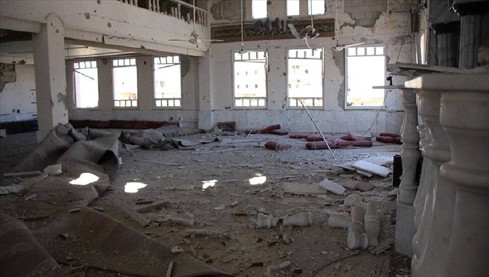 Suriye’nin güneyinde Dera'da Esed rejiminin yeni dayatmalarına karşı çıkan halk yoğun bombardıman altında
