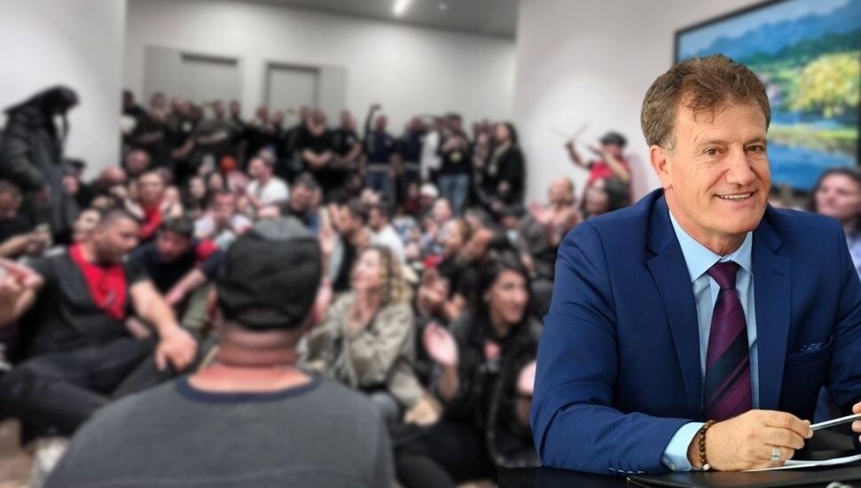 Arıklı’dan “organize eylem” suçlaması: CTP’li vekiller Meclis’e eylemci yönlendiriyor