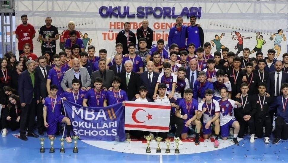 Hala Sultan İlahiyat Koleji “En Centilmen Takım” ödülü kazandı