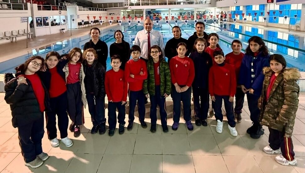 “Yüzme Bilmeyen Kalmasın” kursları devam ediyor