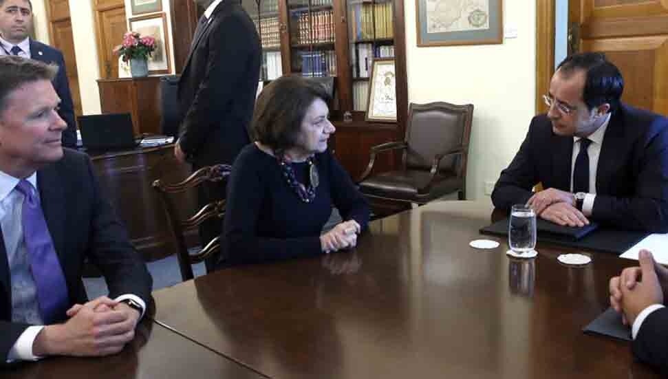 Rosemary DiCarlo, Nikos Hristodulidis’le bir araya geldi