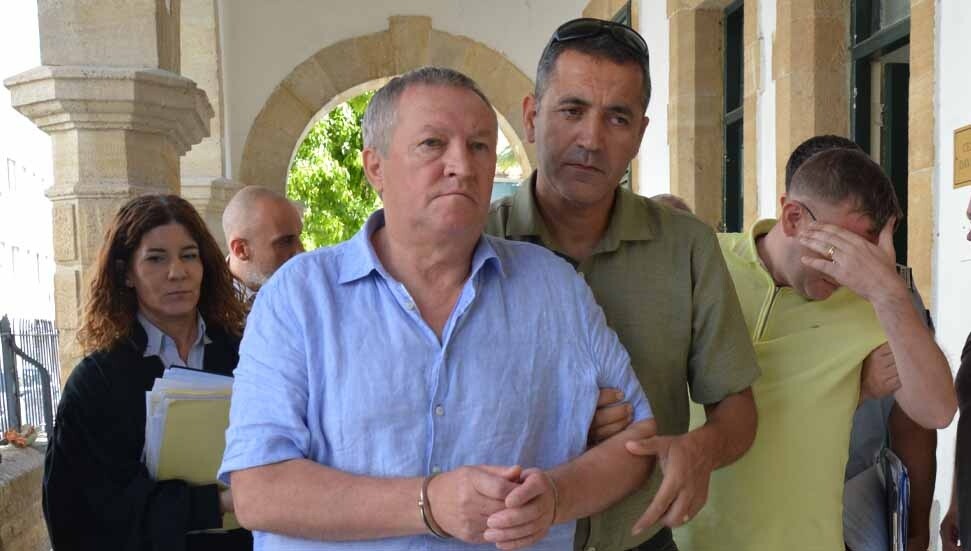 Sahte pasaportu görevliye veren zanlılar, 3 gün tutuklu kalacak