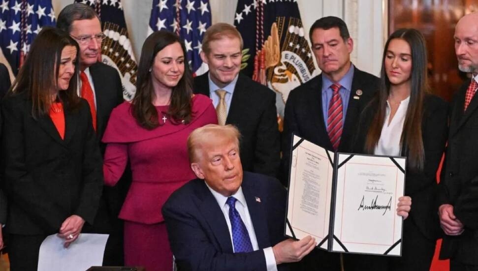 Donald Trump, 30 bin belgesiz göçmeni Guantanamo’da hapsetmek istiyor