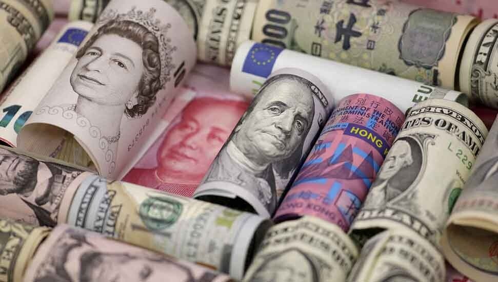 Sterlin 54,35 TL, euro 47,10 TL, dolar 40,47 TL'den işlem görüyor