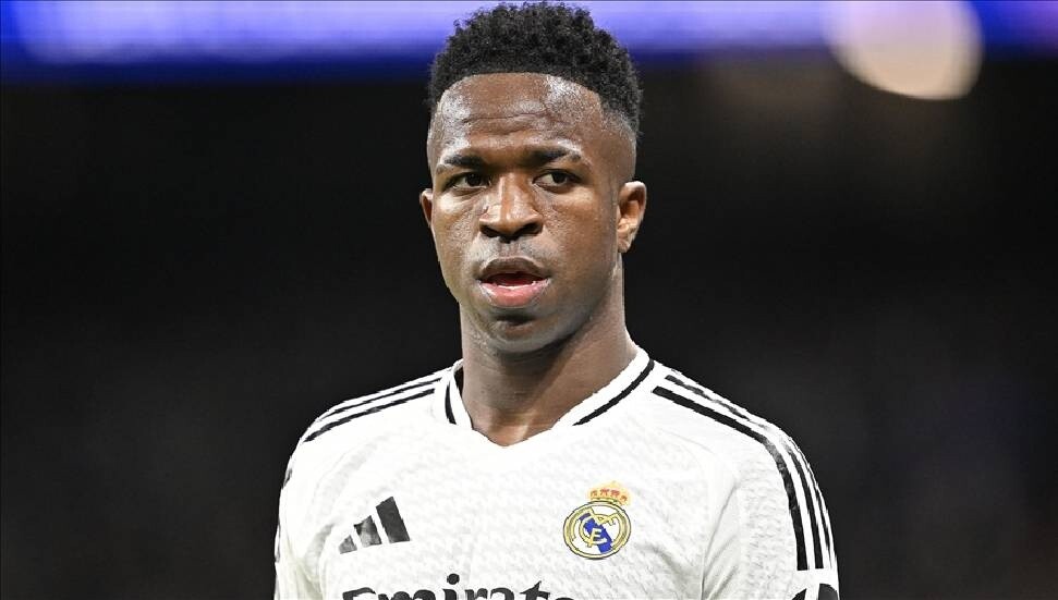 Vinicus, Portekiz'de kulüp satın aldı