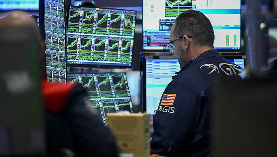 Oil stabilizes after Surge, Stocks Drop as Mideast Crisis Fuels Jitters