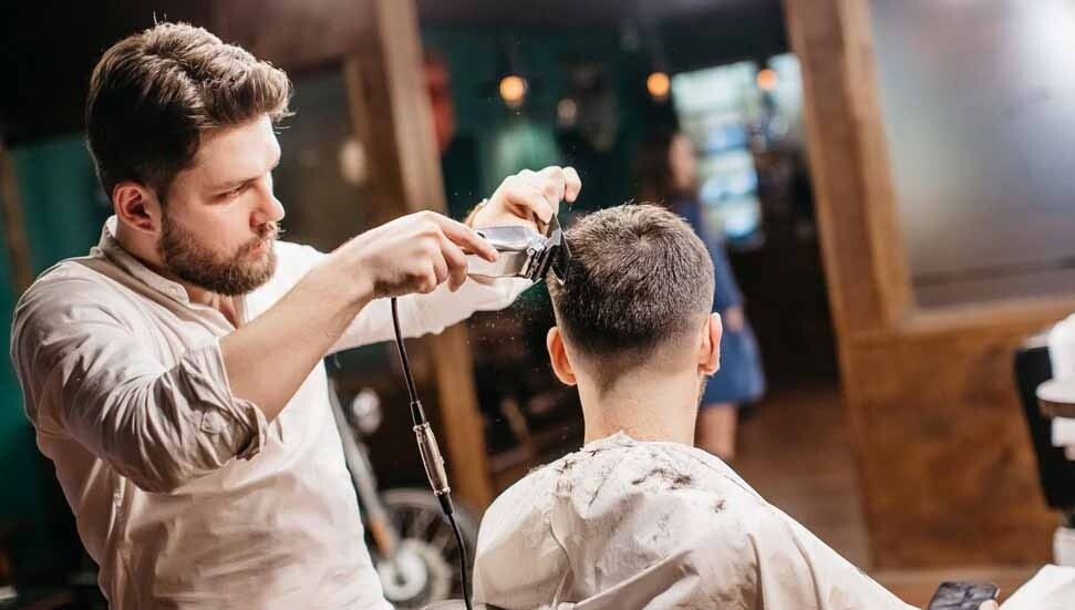 Mete Feridun: Ekonomide TL üzerinden fiyat veren kalmadı ama sıra berbere gelince suç