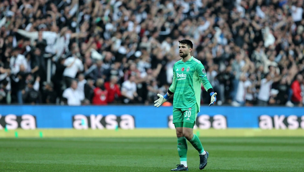 Beşiktaş kaleci Ersin Destanoğlu ile sözleşme yeniledi