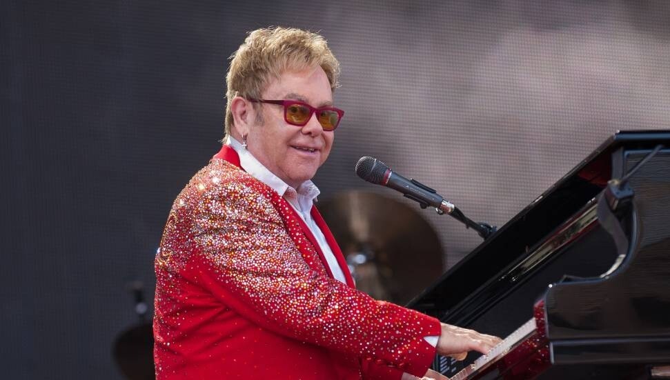 Elton John says He Has Lost His Eyesight