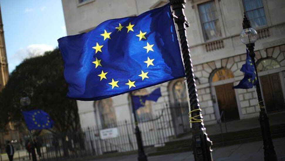 Euro Bölgesi'nde yatırımcı güveni dört aydır olumsuz seyrediyor