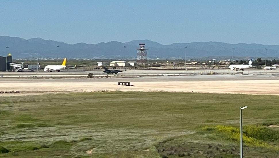 Türkiye'nin kuzey Kıbrıs'a savaş uçağı konuşlandırması ne anlama geliyor?