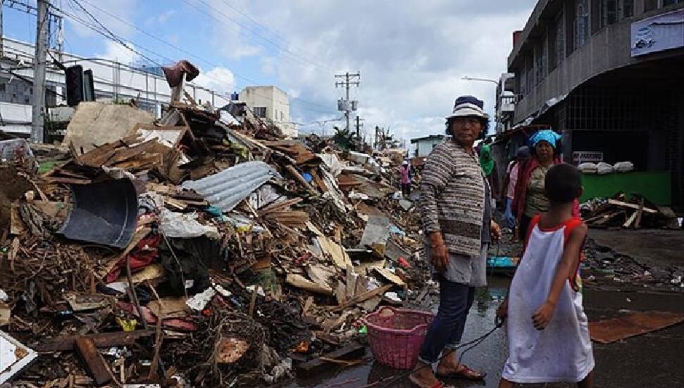 Kızılhaç, Filipinler'de tayfun sonrası salgın riski görüldüğünü açıkladı