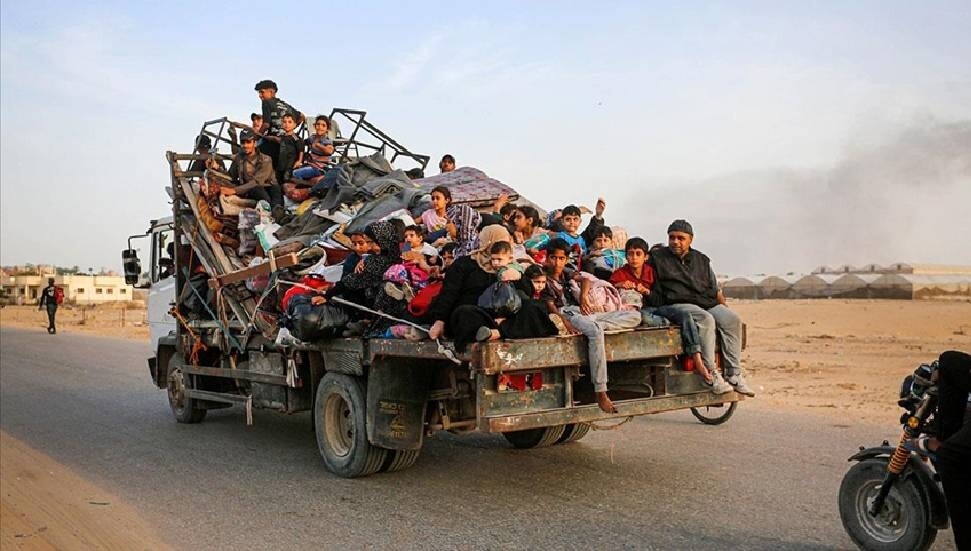 Serbest bırakılacak Filistinli tutukluların Ofer Hapishanesi'ne nakli başladı