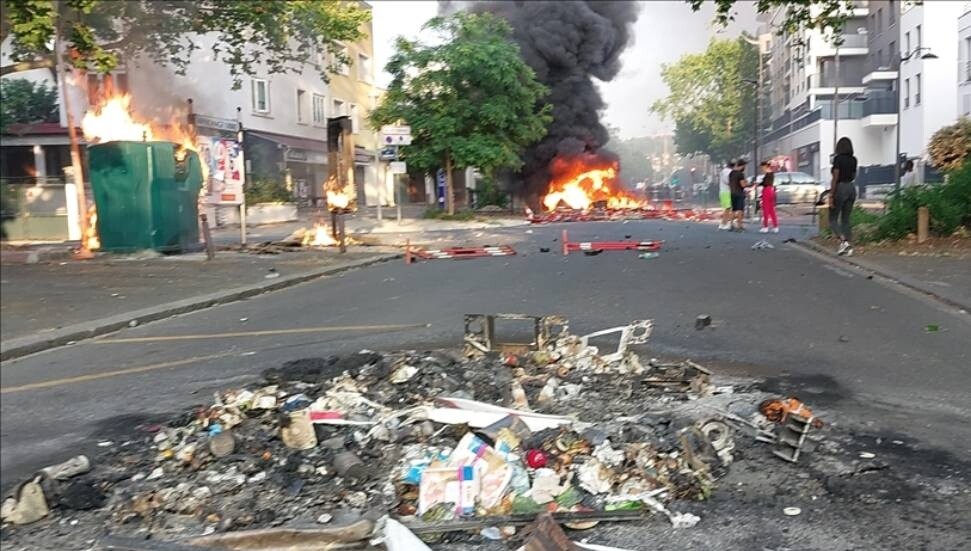 Fransa'da 17 yaşındaki genci öldüren polis ifadeye çağrıldı