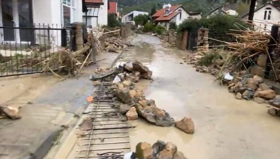 Girne Kaymakamı Özcemoğlu: Geçitköy’de kapanan yollar öğlene kadar açılabilir