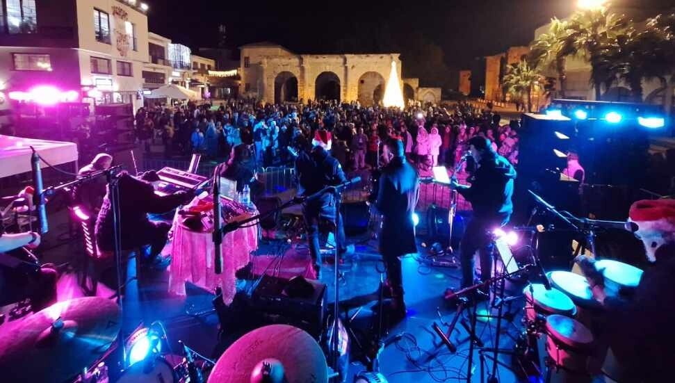 Gazimağusa Belediyesi Namık Kemal Meydanı’nda yeni yıl kutlaması düzenledi