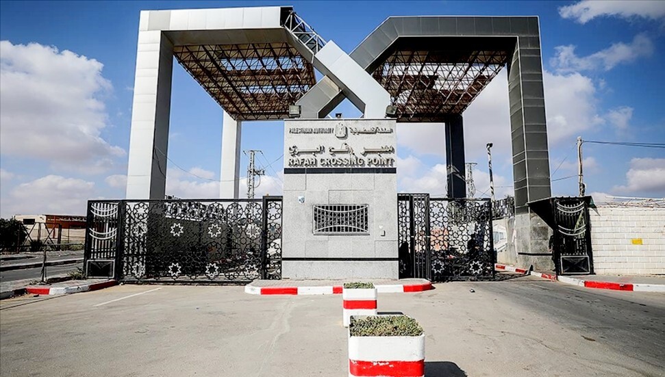 Refah Sınır Kapısı'nın açıldığı ikinci günde, Gazze'den 46 yaralı ve hasta Mısır'a geçti