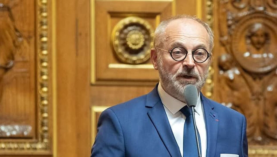 Fransa'da bir senatör, milletvekiline cinsel saldırı için uyuşturucu vermekten yargılanacak