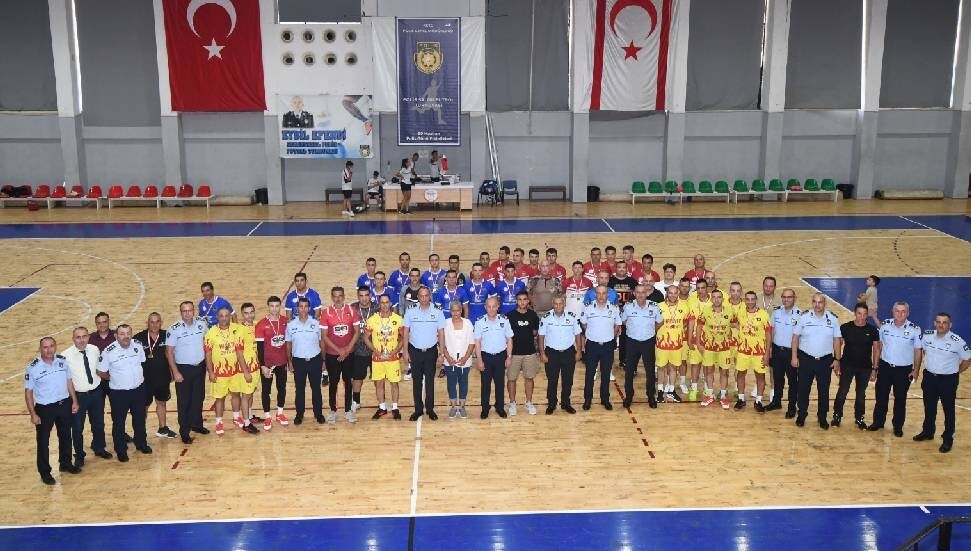 Geleneksel 2’nci Eybil Efendi Polis Salon Futbol Turnuvası’nda şampiyon belli oldu