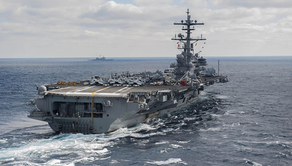 Çin’in uçak gemisi Shandong Hong Kong açıklarında