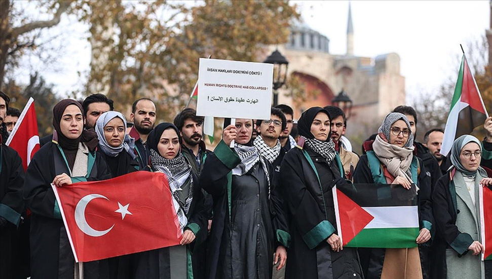 Hukukçular İsrail'in Gazze saldırılarına "İnsan hakları doktrini çökmüştür" bildirisiyle tepki gösterdi