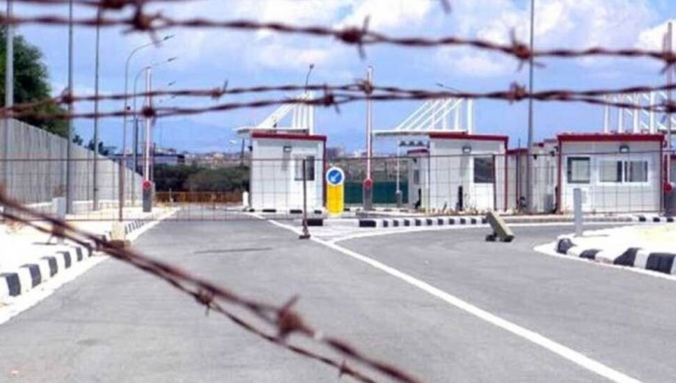 Derinya Sınır Kapısı'nda yangından dolayı karşılıklı geçişler durduruldu