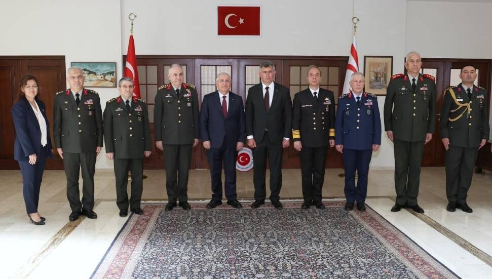 Türkiye Milli Savunma Bakanı Güler, Türkiye’nin Lefkoşa Büyükelçiliği'ni ziyaret etti