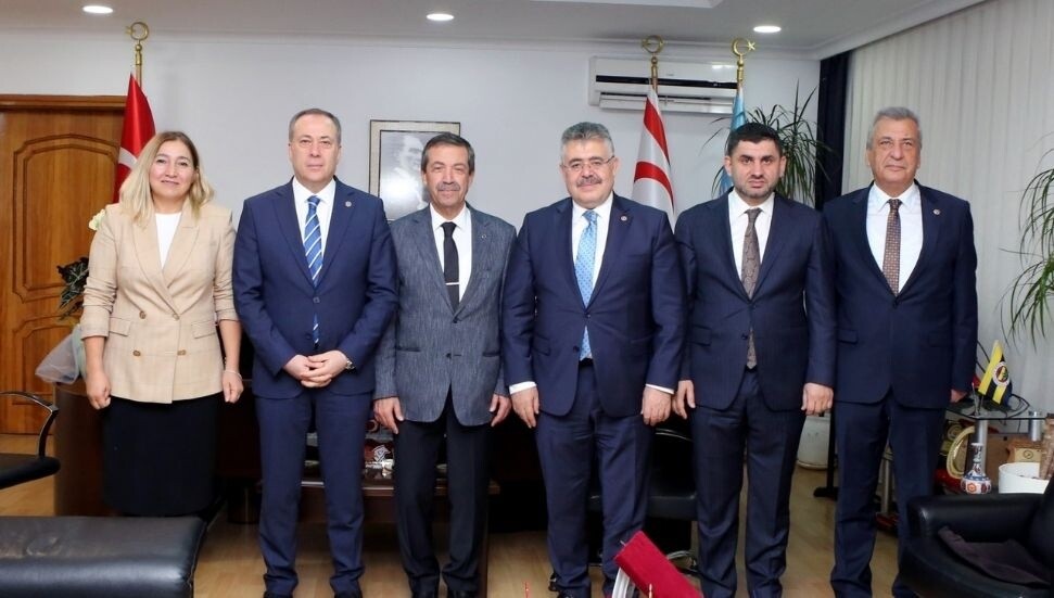Dışişleri Bakanı Tahsin Ertuğruloğlu, TBMM heyetini kabul etti