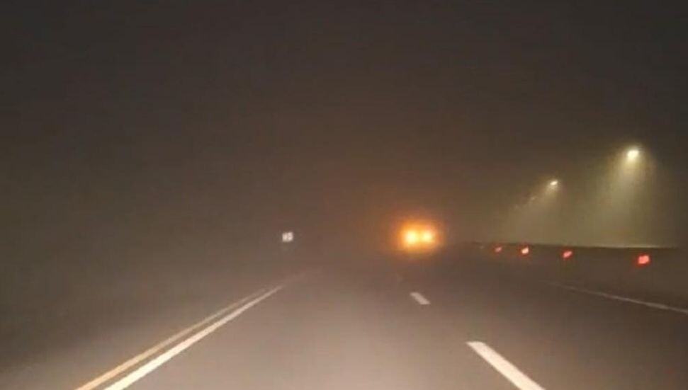 Girne-Lefkoşa ana yolunda yoğun sis nedeniyle görüş mesafesi azaldı