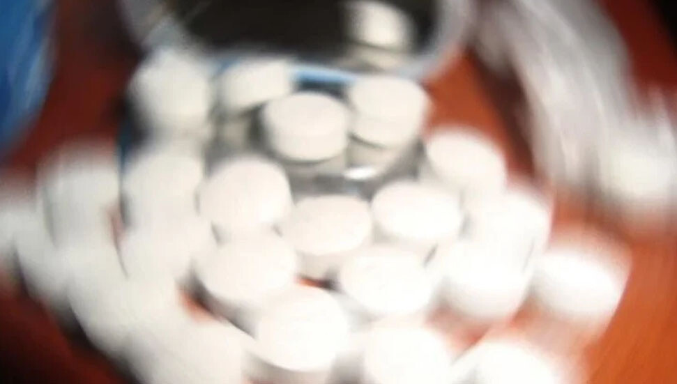 Araçlarında uyuşturucu maddeyle yakalanan 2 kişi tutuklandı