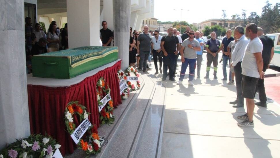 Gazimağusa Belediyesi çalışanı Hasan Koreli, son yolculuğuna uğurlandı
