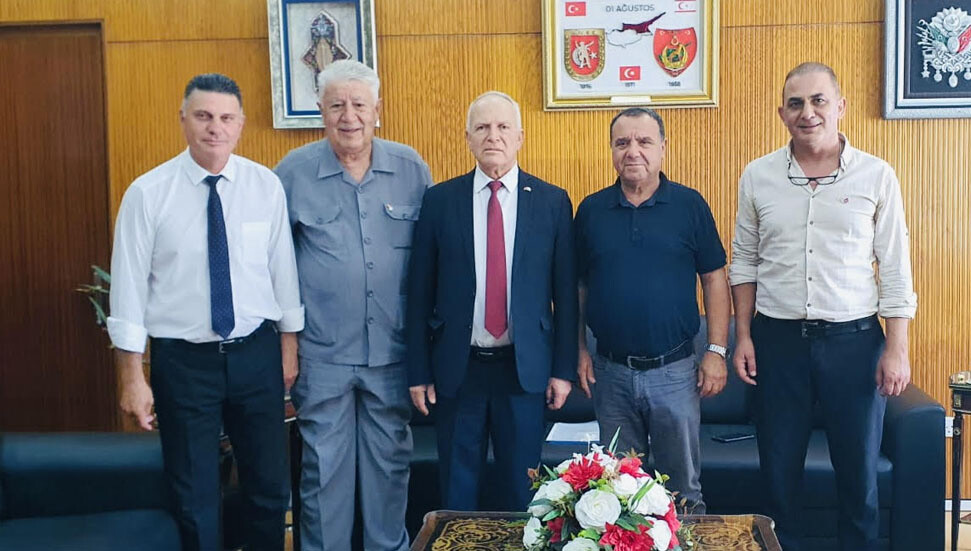 Cumhuriyet Meclisi Başkanı Zorlu Töre, Larnakalılar Derneği’ni kabul etti