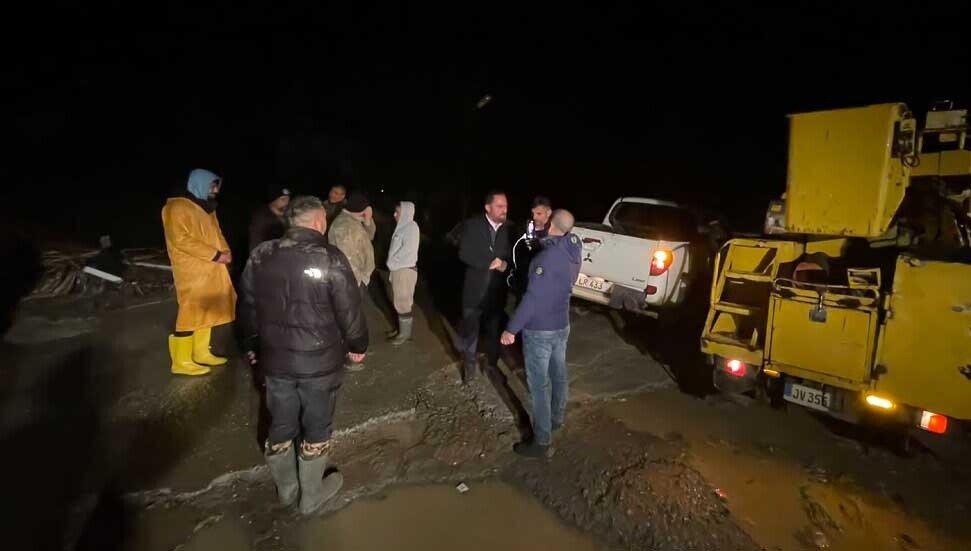 Hüseyin Çavuş, Geçitköy bölgesinde sel nedeniyle yürütülen çalışmaları inceledi