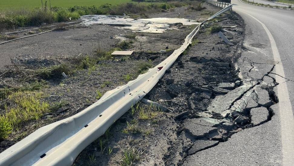 Kalecik bölgesinde bozulan yol, aylardır tamir edilmeyi bekliyor