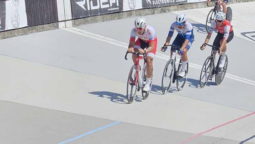 Bisiklet sporcuları Emre Kaplan ve Ege Erülkü, Çek Cumhuriyeti’nde yarışıyor