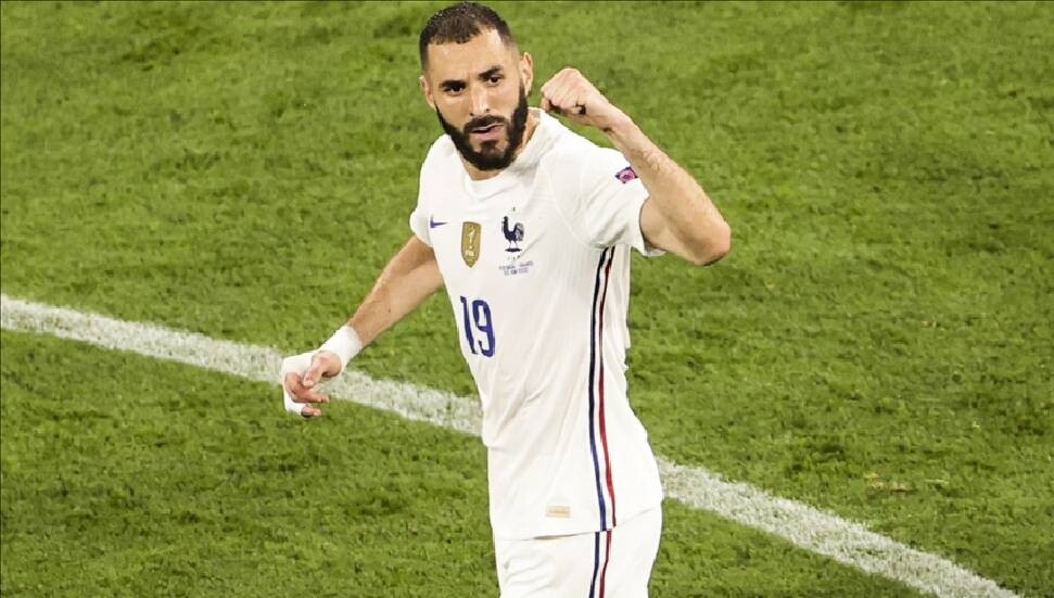 Fransız futbolcu Benzema, milli takım kariyerini noktaladı