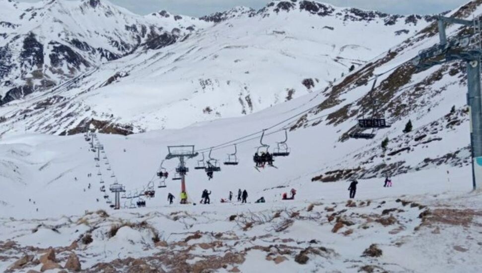 İspanya'da kayak merkezi kazasında en az 30 kişi yaralandı