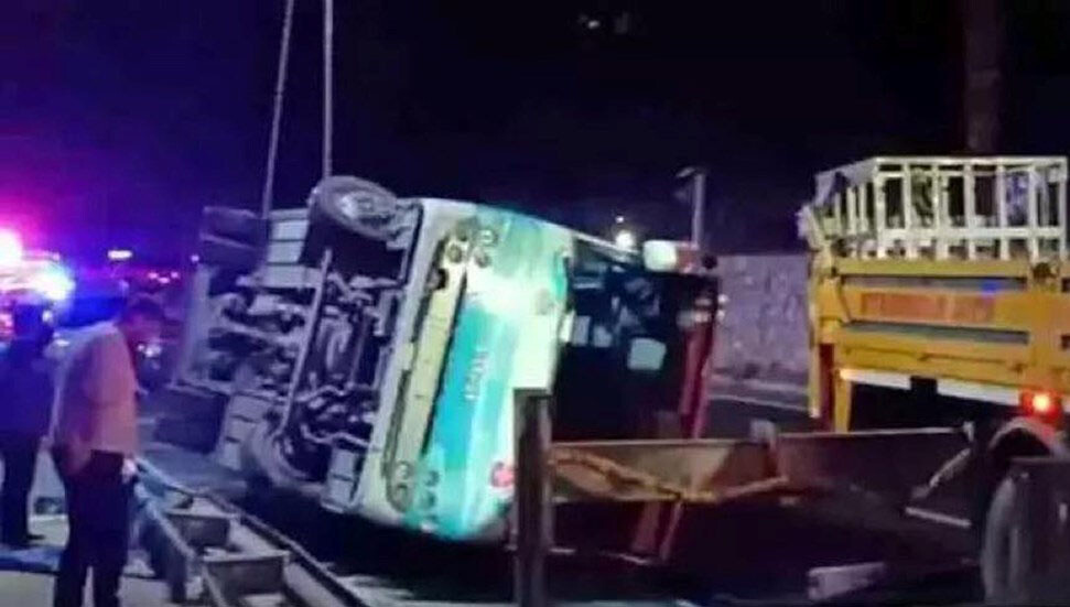 Türkiye'de deplasman dönüşü futbolcuları taşıyan otobüs kaza yaptı